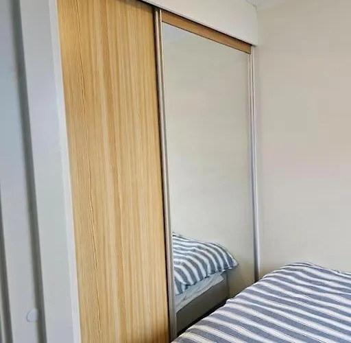 Апартаменты Skyline Flat With Free Parking